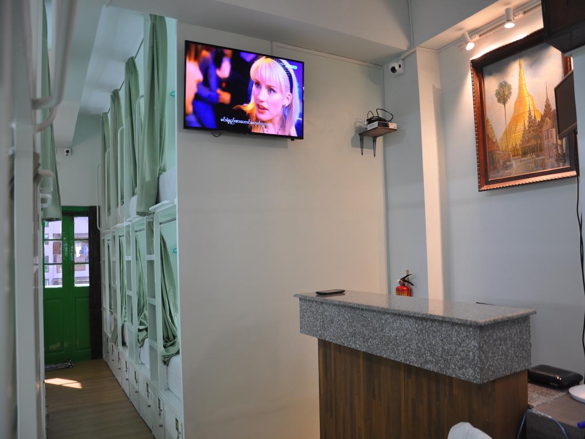 Hostel Latha ย่างกุ้ง ภายนอก รูปภาพ