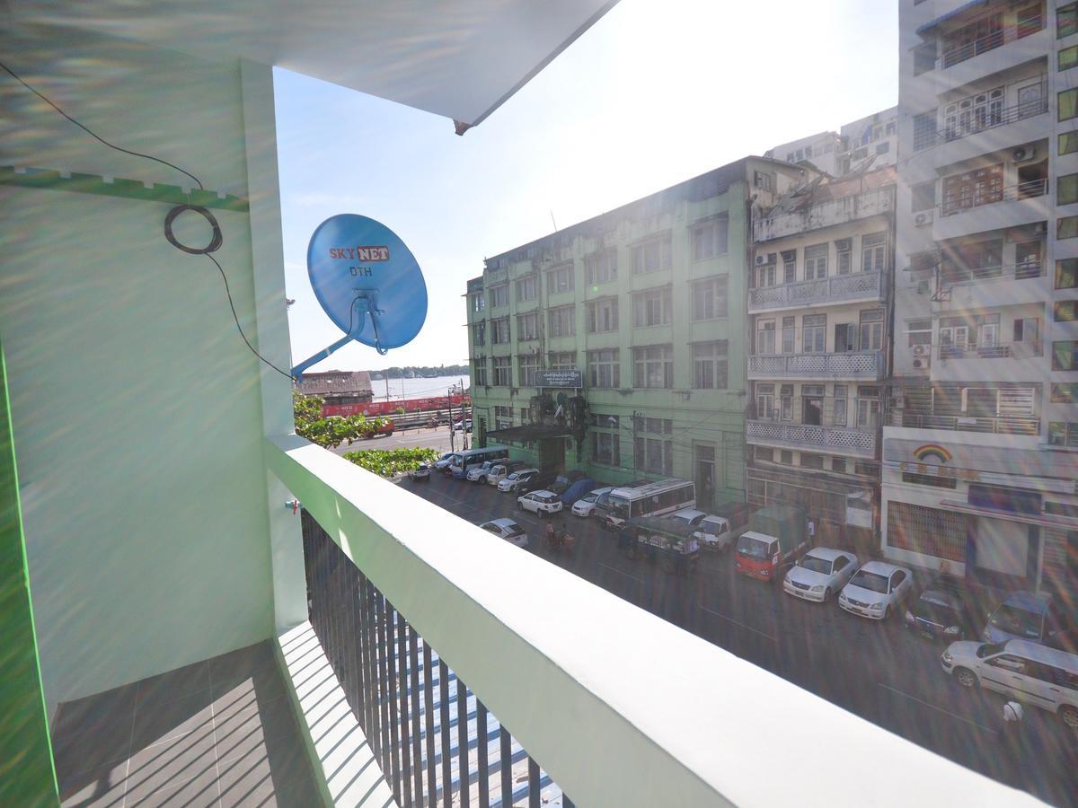 Hostel Latha ย่างกุ้ง ภายนอก รูปภาพ